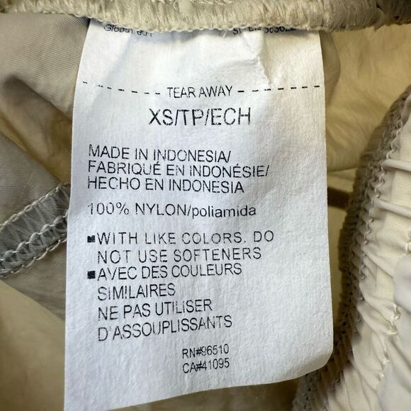 Under Armour Women's size XS White High Waisted Athletic Mini Shorts Running - Picture 8 of 10